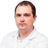 Врач Ломакин Максим Владимирович