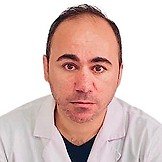 Врач Мухи Джамаль Халаф Мурад